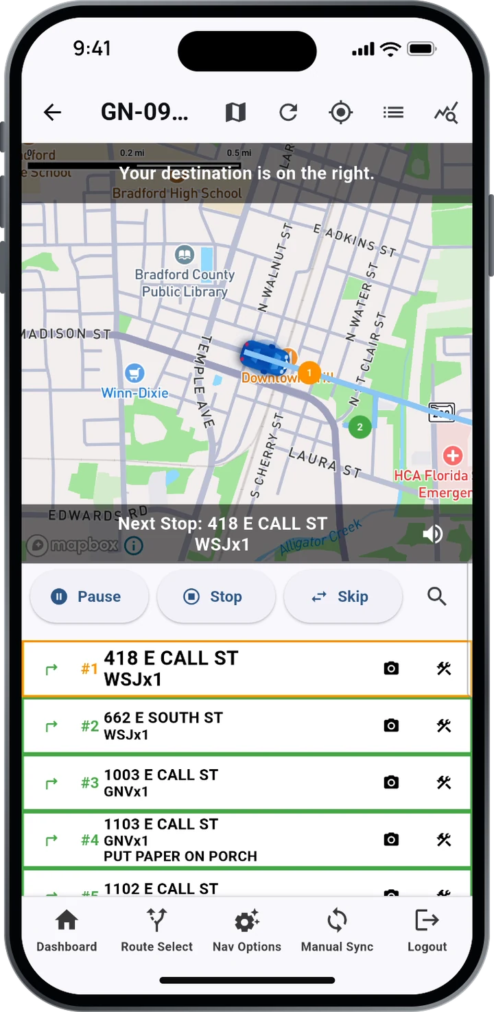 CarrierTrack navigation screen with the map, the next stop, Pause, Stop and Skip buttons, and the stop list.